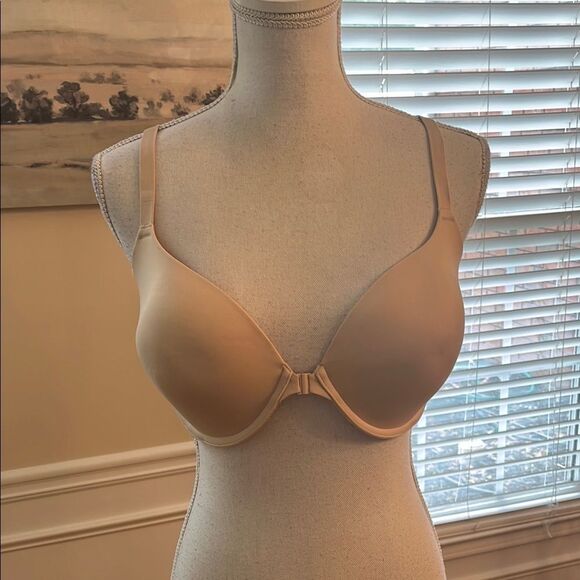 PINK Victoria's Secret Light Tan Bra - Picture 1 of 10
